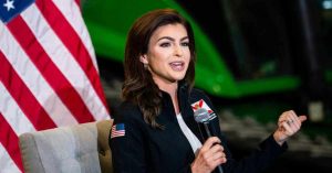 casey desantis daily worth 1